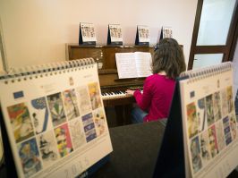 SrednjoÅ¡kolci predstavljaju Evropu na kalendaru Evropskog PROGRESa za 2015  godinu