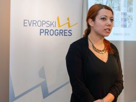 SrednjoÅ¡kolci predstavljaju Evropu na kalendaru Evropskog PROGRESa za 2015  godinu