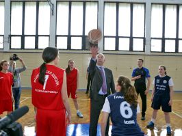 Ambasador Evropske unije Majkl Davenport na sveÄanom otvaranju X Å kolske olimpijade