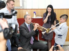 Ambasador Evropske unije Majkl Davenport na sveÄanom otvaranju X Å kolske olimpijade