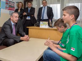 Ambasador Evropske unije Majkl Davenport na sveÄanom otvaranju X Å kolske olimpijade