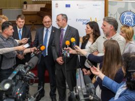 Ambasador Evropske unije Majkl Davenport na sveÄanom otvaranju X Å kolske olimpijade